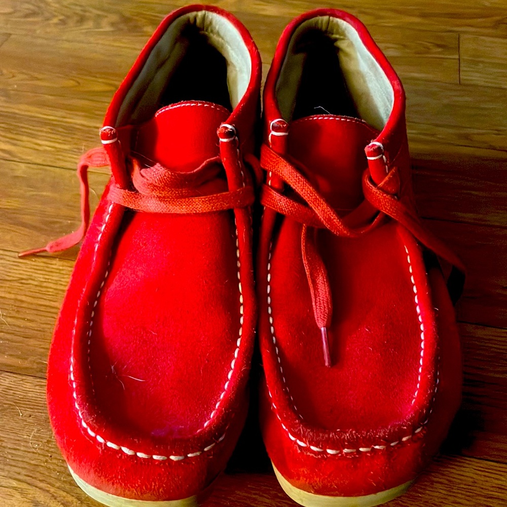 Red Clark’s Wallabees 9M